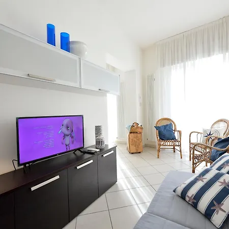 Trilo_mina 3 アパート カットーリカ